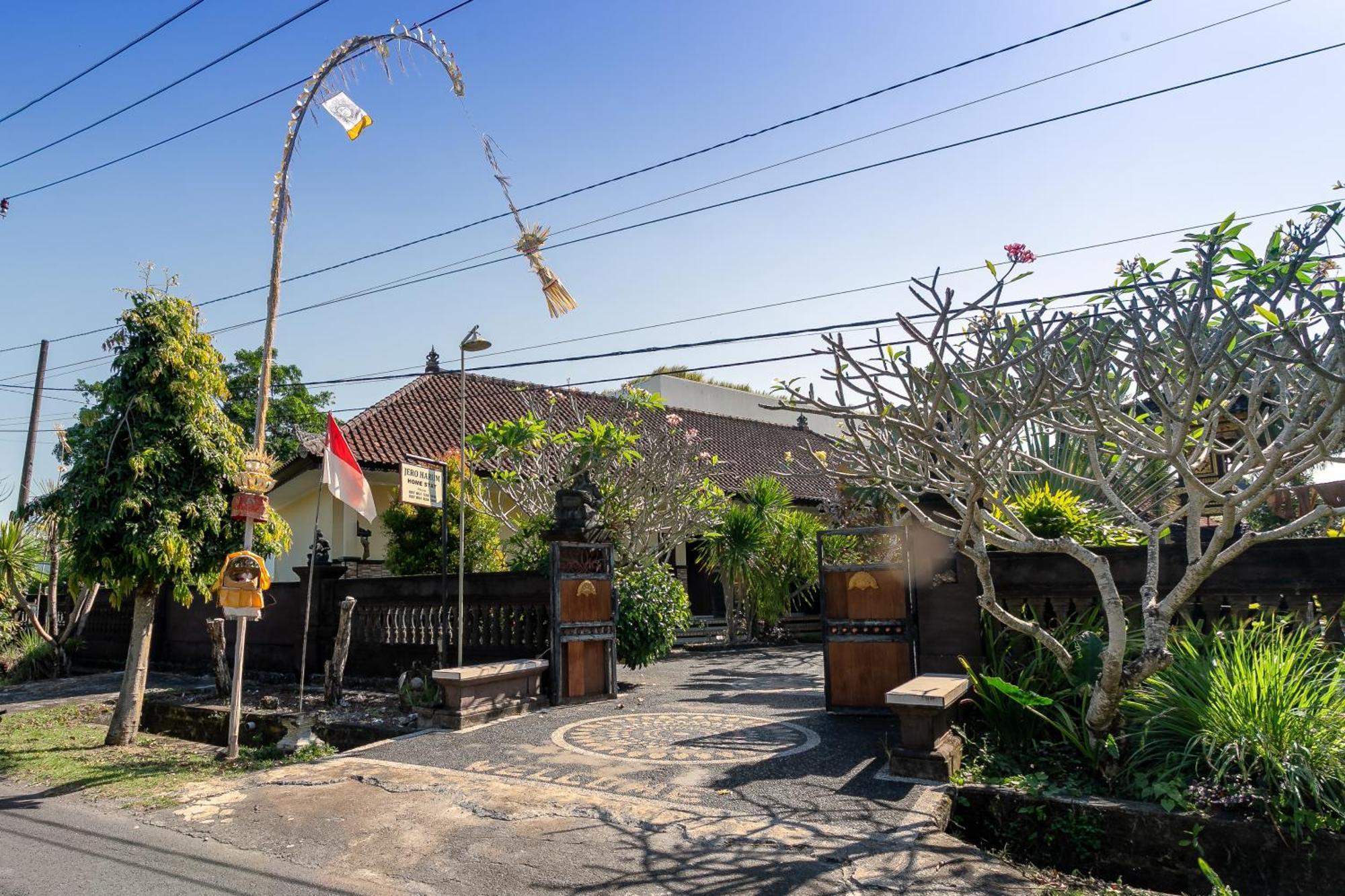 Jero Harum Homestay Krambitan Esterno foto